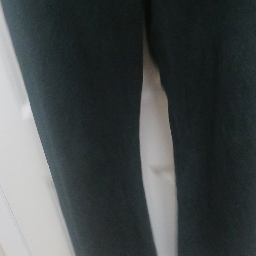 Earth Yoga Black Leggings - Picture 3 of 6